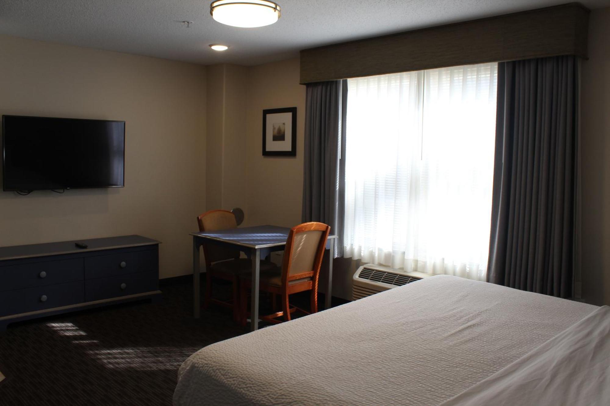 Independence Stay Long Term And Suites Marinette Exterior foto